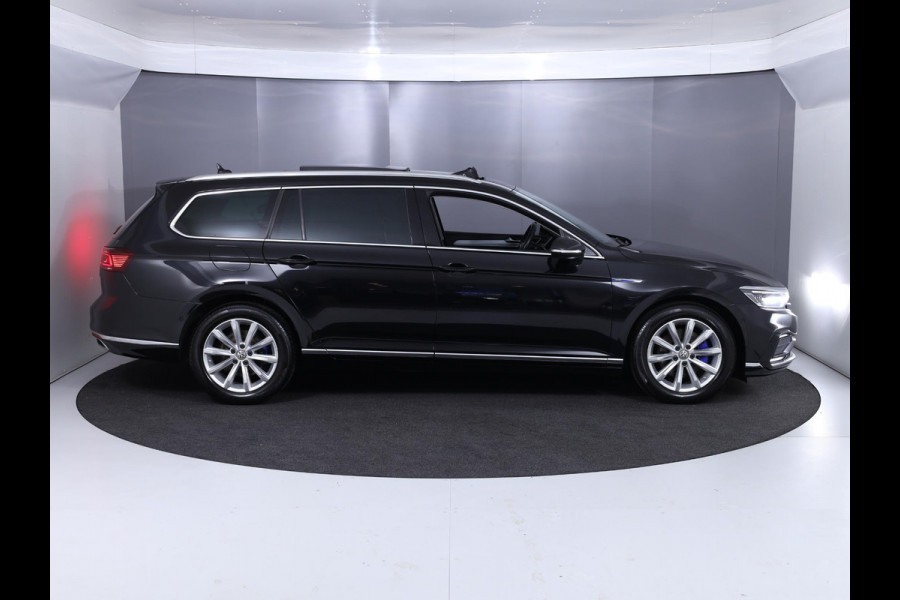 Volkswagen Passat Variant 1.4 TSI PHEV GTE Business 218 pk Automaat (DSG) | Navigatie | Panoramadak | Parkeersensoren (Park assist) | Rondomzicht camera | Stoelverwarming v/a | Elektr. voorstoelen |