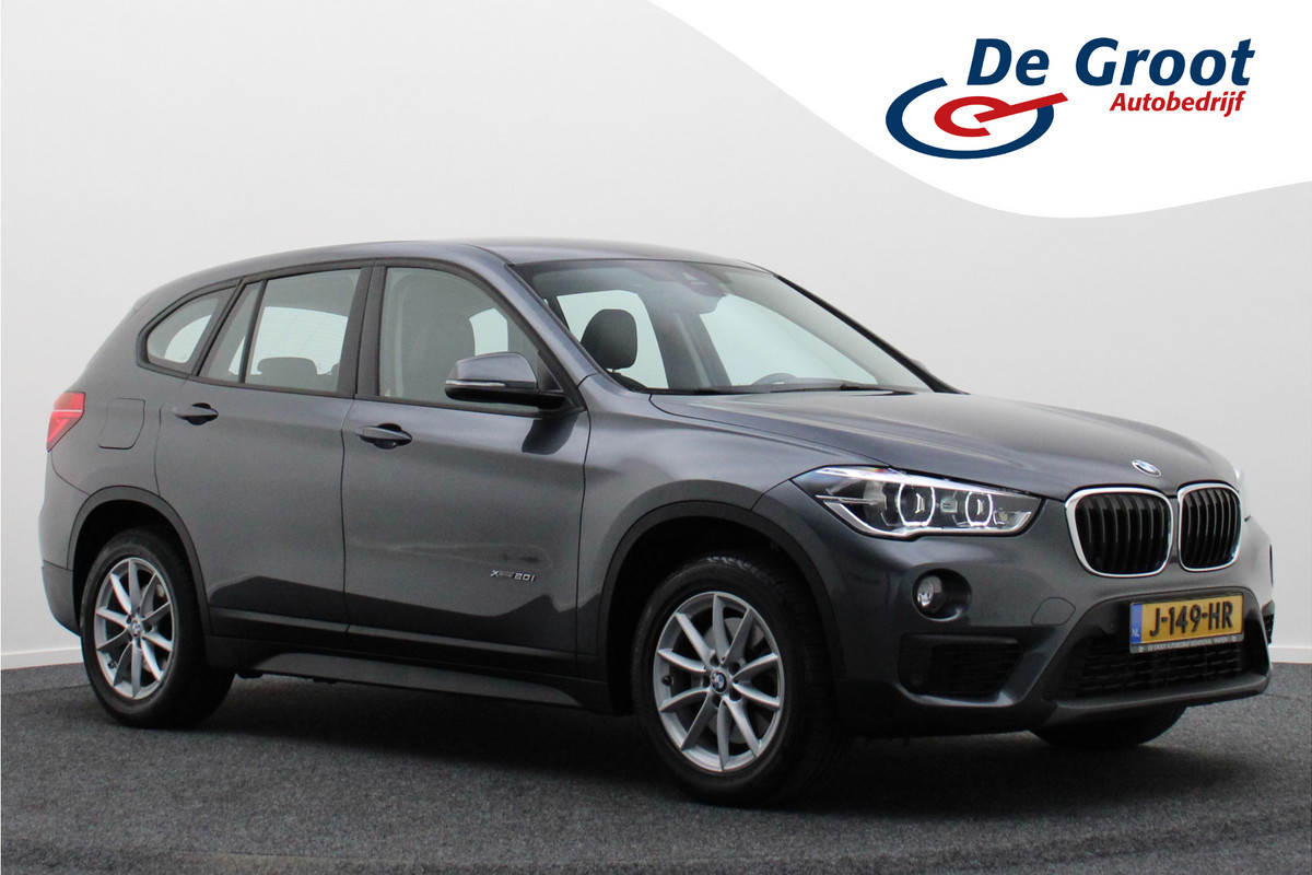 BMW X1 xDrive20i Centennial High Executive Leer, Camera, Cruise, LED, Navigatie, Bluetooth, PDC, Trekhaak, 17''