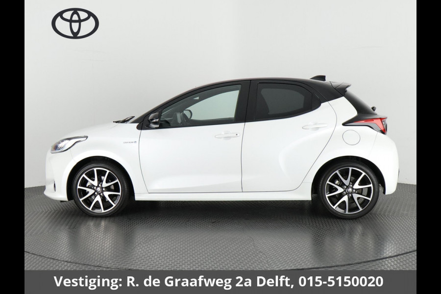 Toyota Yaris 1.5 Hybrid Executive Bi-Tone | Parkeersensoren voor & achter | Stoelverwarming | Leren bekleding |