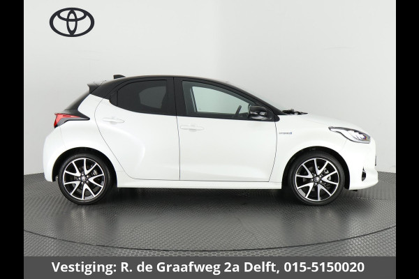 Toyota Yaris 1.5 Hybrid Executive Bi-Tone | Parkeersensoren voor & achter | Stoelverwarming | Leren bekleding |