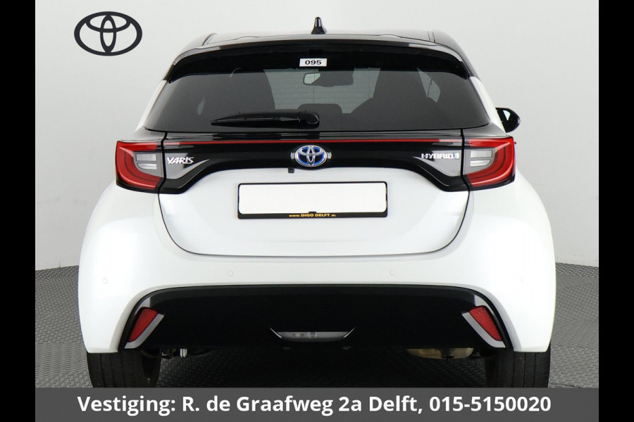 Toyota Yaris 1.5 Hybrid Executive Bi-Tone | Parkeersensoren voor & achter | Stoelverwarming | Leren bekleding |