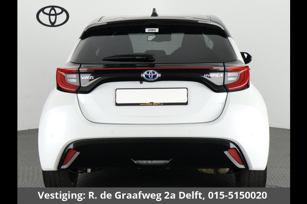 Toyota Yaris 1.5 Hybrid Executive Bi-Tone | Parkeersensoren voor & achter | Stoelverwarming | Leren bekleding |