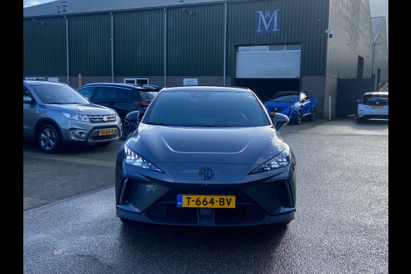 MG 4 Luxury 64 kWh | VAN 26.900 VOOR 24.877 UW EINDEJAARSVOORDEEL: 2.023 | ORIG. NL. NAP KM. | MG GARANTIE T/M 5-2030