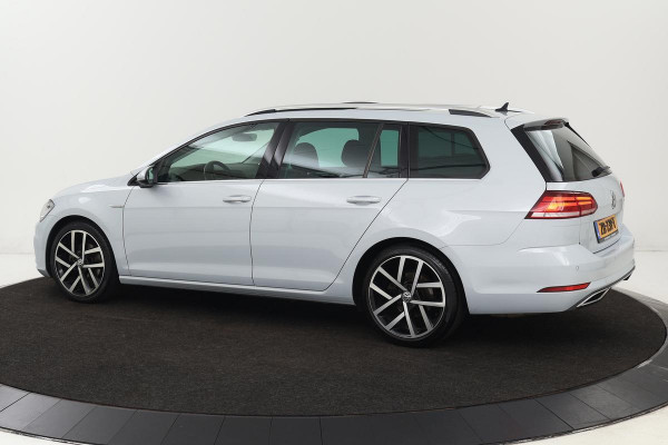 Volkswagen Golf 1.4 TSI Highline | Panoramadak | Stoel & stuurverwarming | Adaptive cruise | Trekhaak | Active Info | Massage | Keyless | Camera | Carplay | Navigatie | Full LED | R