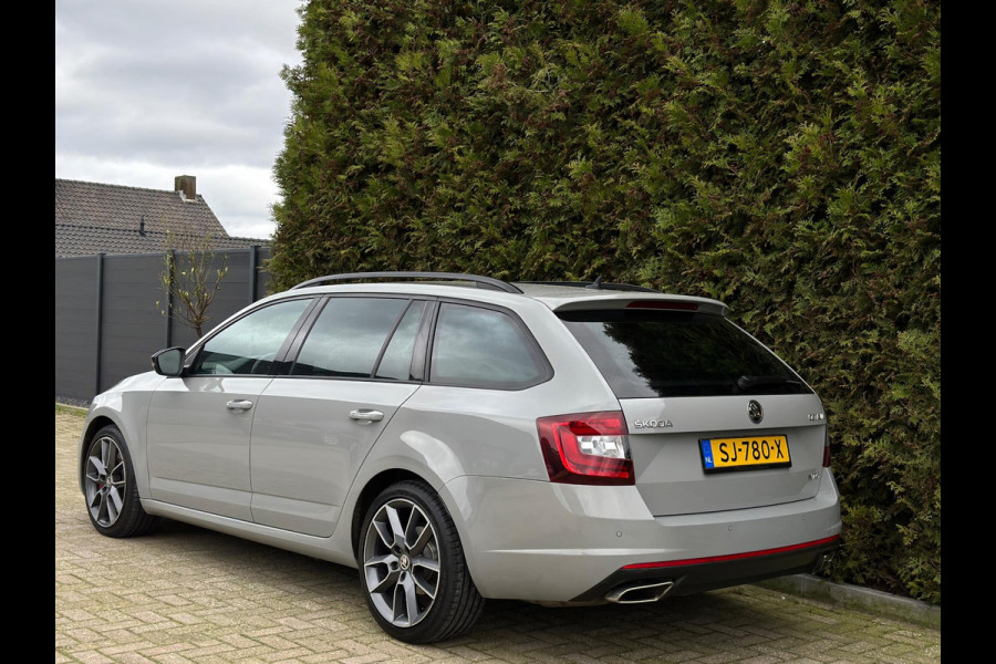 Škoda Octavia Combi 2.0 TSI RS 230 CarPlay Nardo Grey BTW