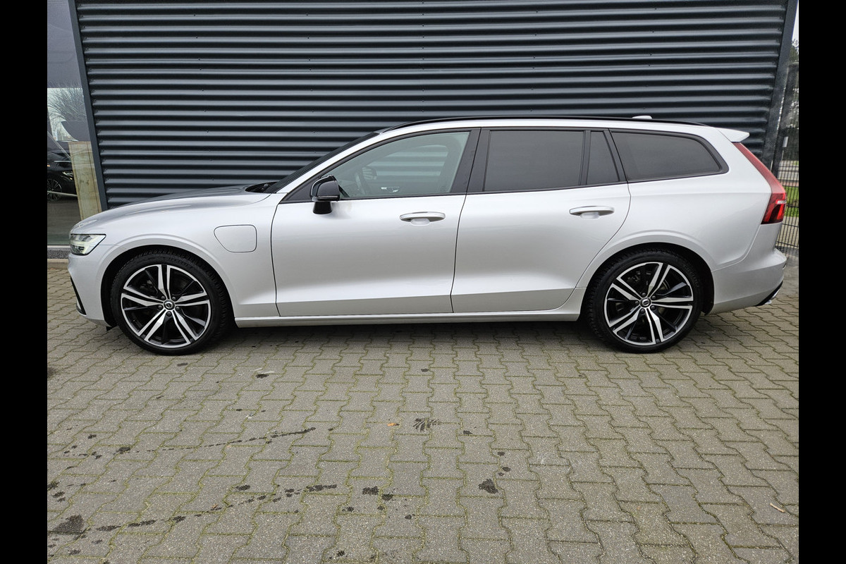 Volvo V60 T6 Recharge AWD R-Design Plug In Hybrid PHEV | Adaptive Cruise | Lederen Sportstoelen Memory | Harman Kardon | Keyless | 19"L.M | Camera | Apple Carplay |