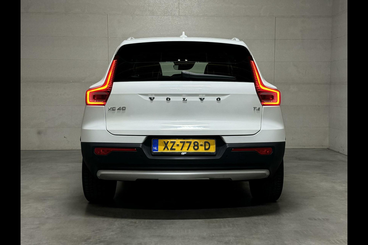 Volvo XC40 2.0 T4 Momentum Autopilot Navi Camera Trekhaak