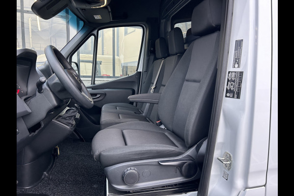 Mercedes-Benz Sprinter 317 CDI L2 H2 MBUX / Camera / Parkeersensoren / Carplay navigatie / Cruise control / Airco / 270 Graden achterdeuren