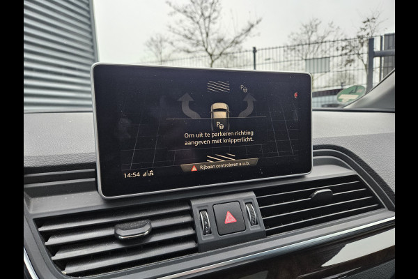 Audi Q5 55 TFSI e Quattro S Line Plug In Hybrid Dealer O.H PHEV | Luchtvering | Trekhaak af Fabriek | Panodak | Adaptive Cruise | Lederen Sportstoelen Massage & Memory | Head Up | 360 Camera | Keyless |