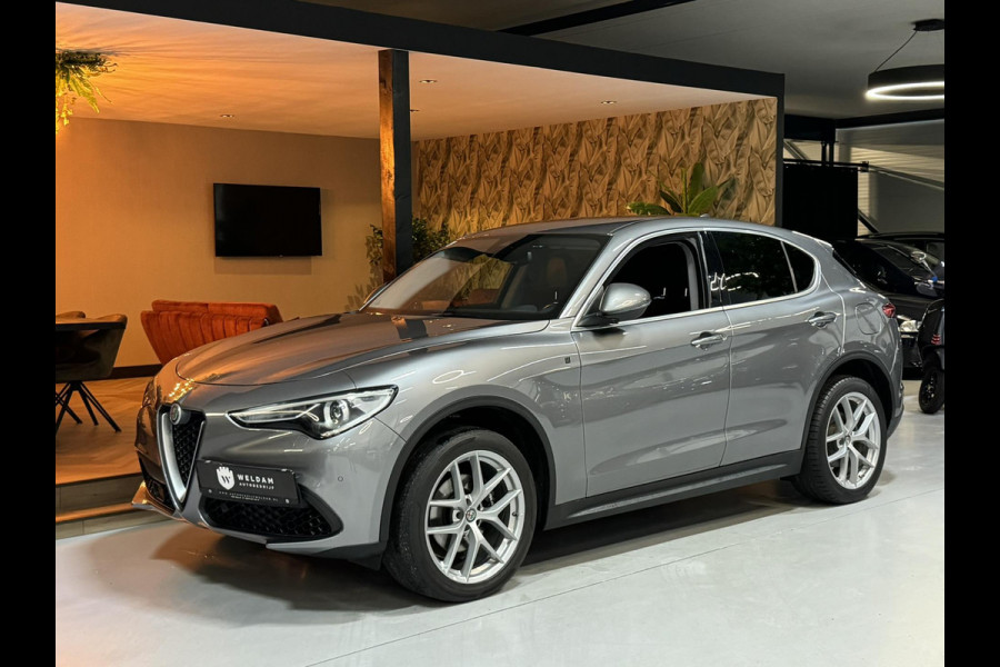 Alfa Romeo Stelvio 2.0 T AWD Super Garantie 280 PK Leder Xenon Camera Cruise Rijklaar