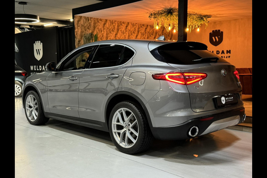 Alfa Romeo Stelvio 2.0 T AWD Super Garantie 280 PK Leder Xenon Camera Cruise Rijklaar