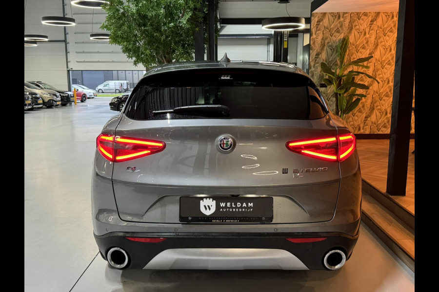 Alfa Romeo Stelvio 2.0 T AWD Super Garantie 280 PK Leder Xenon Camera Cruise Rijklaar