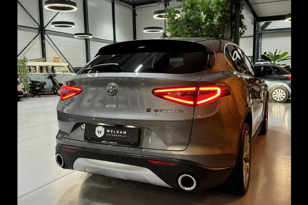 Alfa Romeo Stelvio 2.0 T AWD Super Garantie 280 PK Leder Xenon Camera Cruise Rijklaar