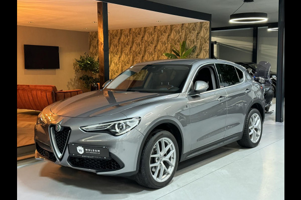 Alfa Romeo Stelvio 2.0 T AWD Super Garantie 280 PK Leder Xenon Camera Cruise Rijklaar