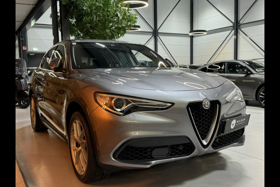 Alfa Romeo Stelvio 2.0 T AWD Super Garantie 280 PK Leder Xenon Camera Cruise Rijklaar