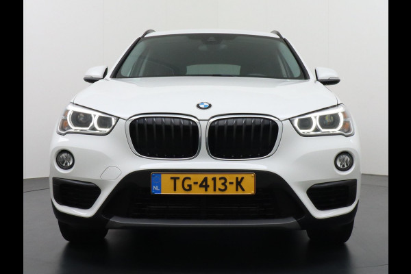 BMW X1 SDrive18i Executive VAN: 25.900,- VOOR: 22.877.- EINDEJAARSVOORDEEL: 3.023,- RIJKLAARPRIJS