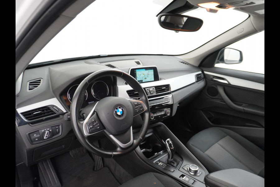 BMW X1 SDrive18i Executive VAN: 25.900,- VOOR: 22.877.- EINDEJAARSVOORDEEL: 3.023,- RIJKLAARPRIJS