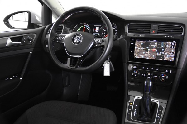 Volkswagen e-Golf Comfort *Navigatie*Carplay*Adaptive Cruise Control*