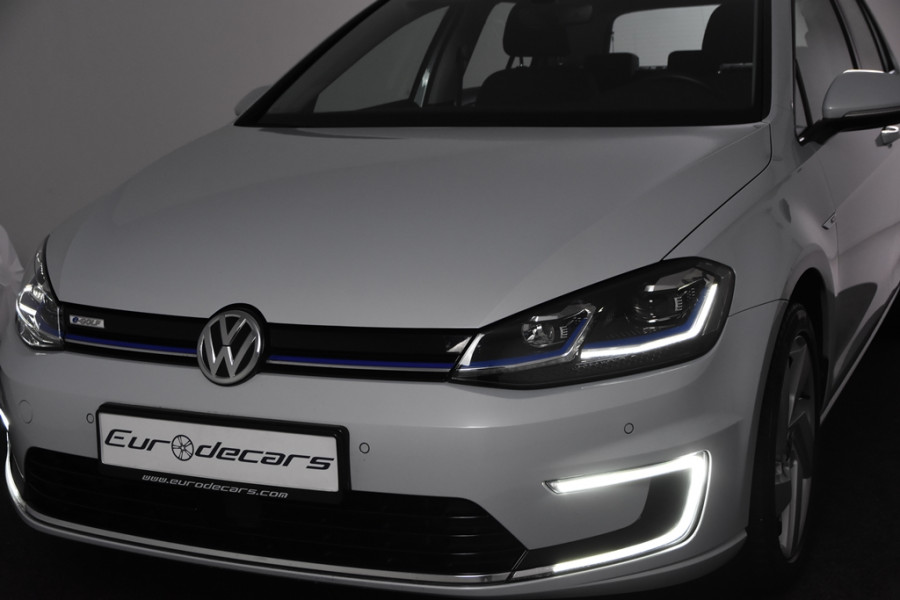 Volkswagen e-Golf Comfort *Navigatie*Carplay*Adaptive Cruise Control*