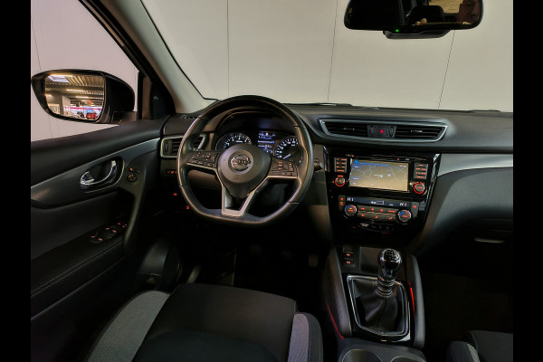 Nissan QASHQAI 1.2 N-Connecta uit 2018 + panoramadak, trekhaak 12 maanden Bovag-garantie Henk Jongen Auto's in Helmond,  al 50 jaar service zoals 't hoort!