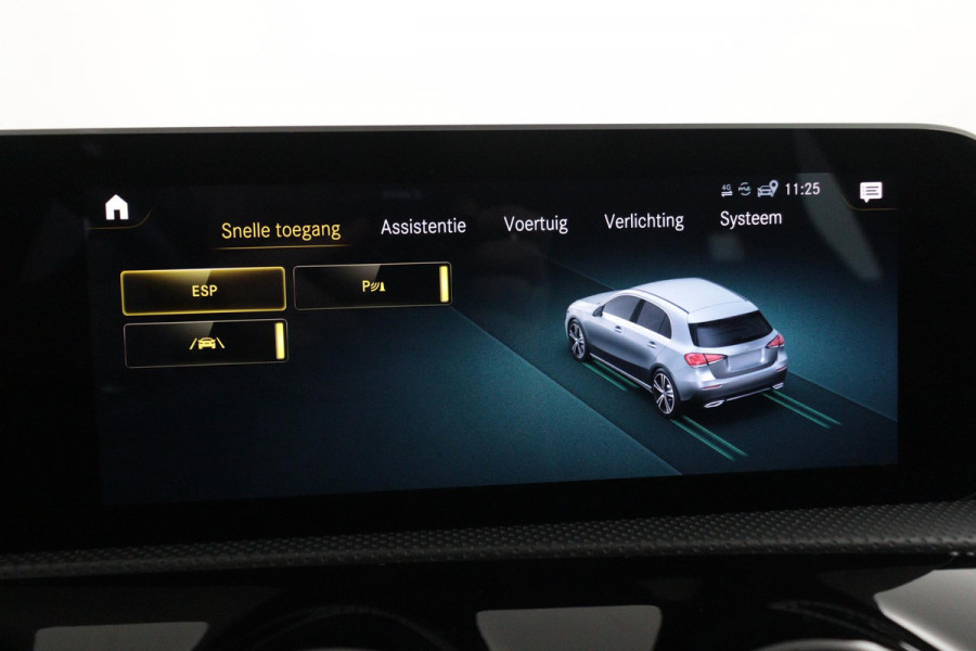 Mercedes-Benz A-Klasse 180 Business Solution AMG(NL auto, Dealer onderhoud, Navi Groot, StoelV, Camera, Carplay, Lane Assit, Etc)