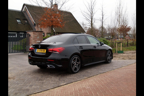 Mercedes-Benz A-Klasse 200 Business Solution AMG | Schuifdak | Nightpakket | Camera | NL-Auto |