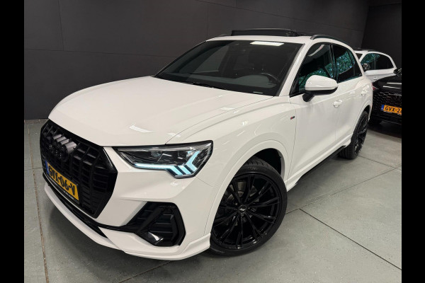 Audi Q3 40 TFSI quattro 20'' 3X S-LINE BLACK-LINE PANO/LED/NAVI/V-COCKPIT/ECC/PDC////