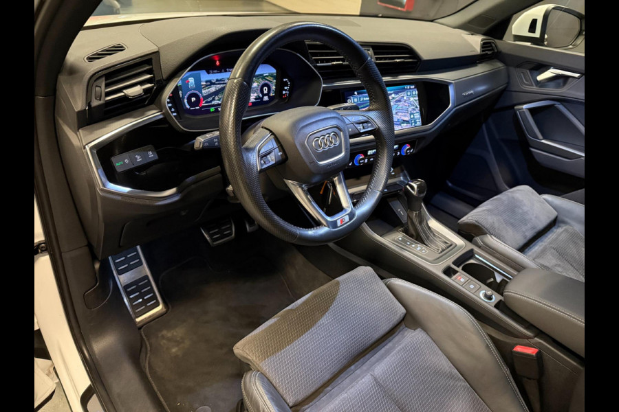 Audi Q3 40 TFSI quattro 20'' 3X S-LINE BLACK-LINE PANO/LED/NAVI/V-COCKPIT/ECC/PDC////