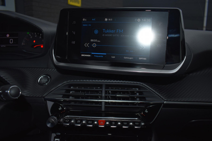 Peugeot 208 1.2 PureTech 100PK Allure Pack | Carplay | Camera | Incl. garantie