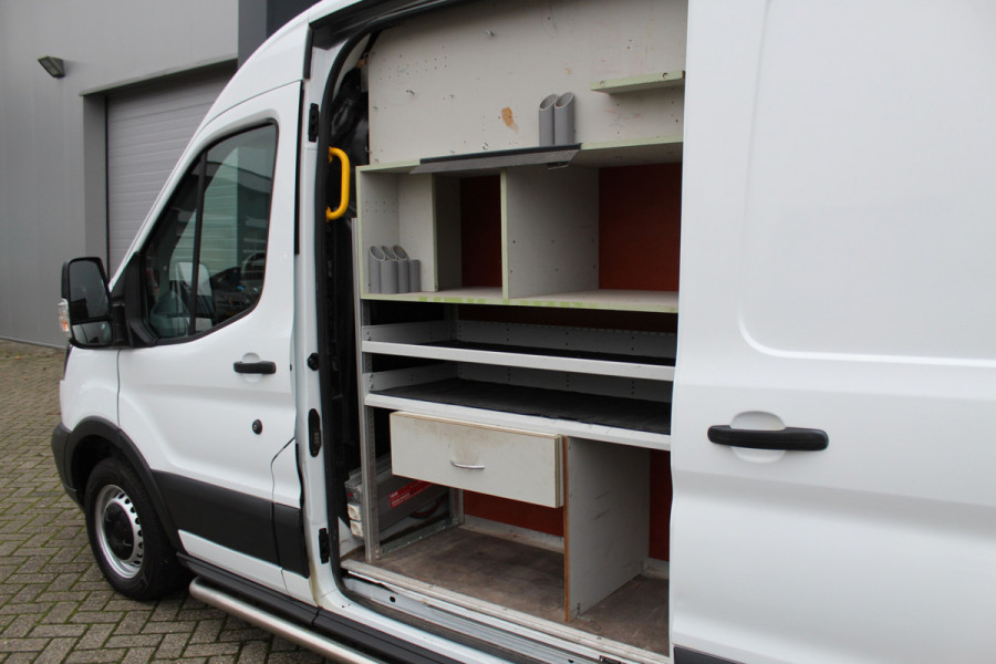 Ford Transit 290 2.0-105pk TDCI L2H2 Ambiente. Totaal 7 stuks, rest wordt nog gepubliceerd. Compleet ingerichte Ford Transit ! Camera, pdc v+a, airco, ladder achterd., opstaptrede met trekhaak, imperiaal met ladder, omvormer naar 220V, etc etc.