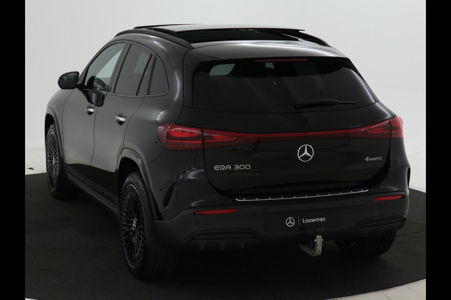 Mercedes-Benz EQA 300 4MATIC AMG Line 67 kWh | Trekhaak |  Panoramaschuifdak | Nightpakket | Premium pakket | KEYLESS-GO comfort pakket Burmester Surround Sound systeem | Parkeerpakket met 360°-camera |