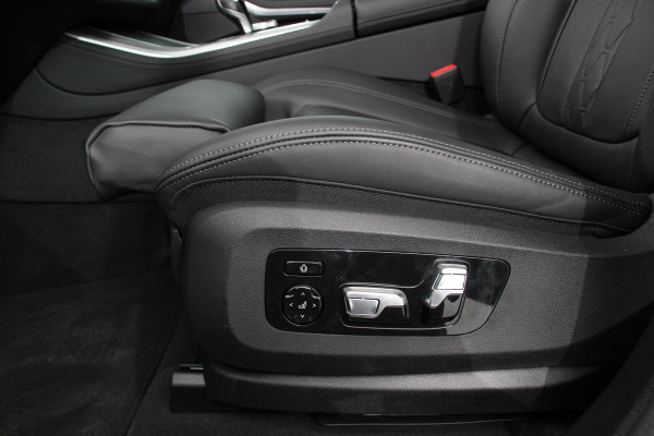 BMW X5 xDrive45e 394pk High Executive M-Sport PHEV 6 cilinder | Panoramisch schuif-kantel dak | Harman Kardon | Head up display | Lederen bekleding | Electrische verstelling comfort stoelen