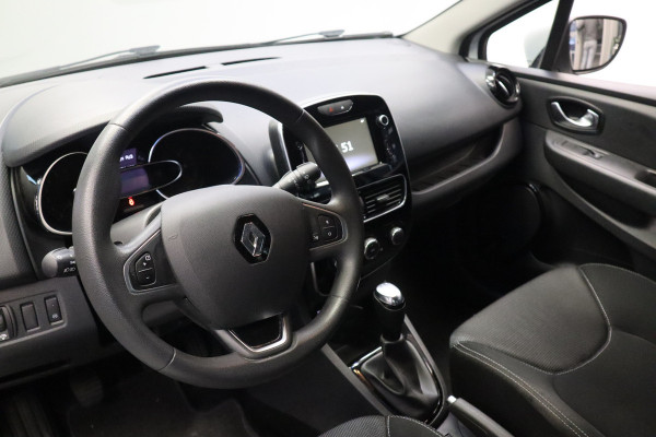 Renault Clio Estate 0.9 TCe Zen Navigatie cruise control, 16LMV Dakrails 2 Jaar garantie mogelijk* ( vraag naar de voorwaarde)