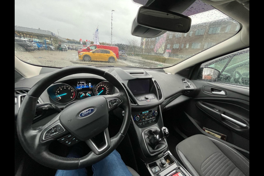 Ford Kuga 1.5 EcoBoost 150 PK Titanium Trekhaak | Winterpakket | Winterbandenset | Climate Control | Cruise Control