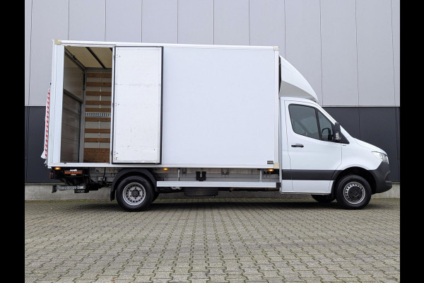 Mercedes-Benz Sprinter 516 160PK AUTOMAAT RWD DUBBELLUCHT BAKWAGEN MET LAADKLEP CLIMATE CRUISE ACHTERUITRIJCAMERA