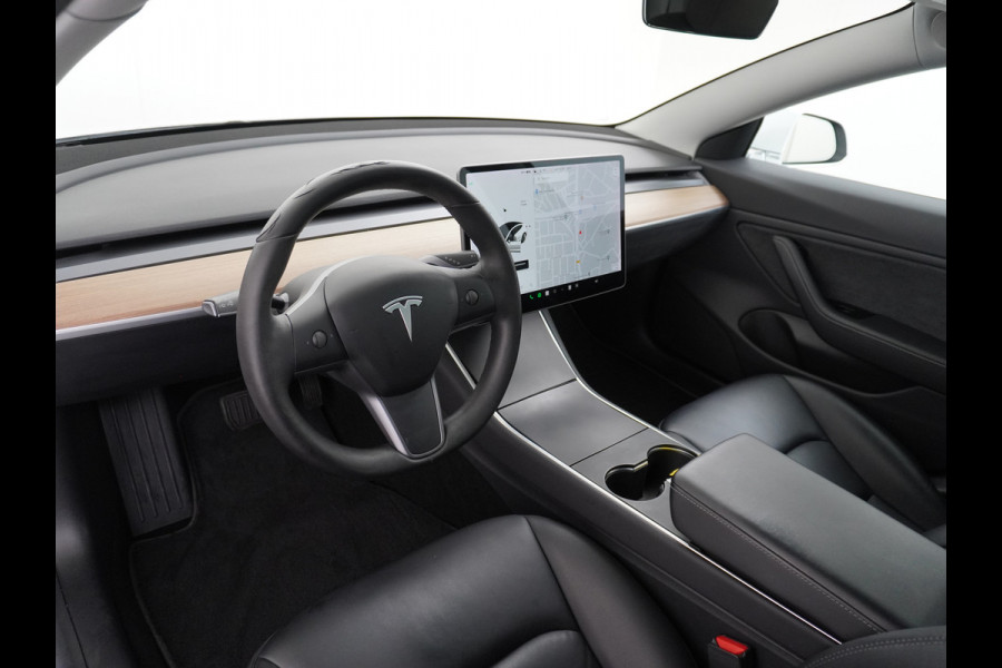 Tesla Model 3 Long Range 75 kWh 463PK FSD-vb.19" Premium-Audio 4wd AutoPilot Pano.dak Camera Leer Adaptive-Cruise+Stop&Go  PDC-A+Voor Wifi Ecc Veel grip door AWD vierwielaandrijving.  Origineel Nederlandse auto ! 1e eigenaar 60k nieuw