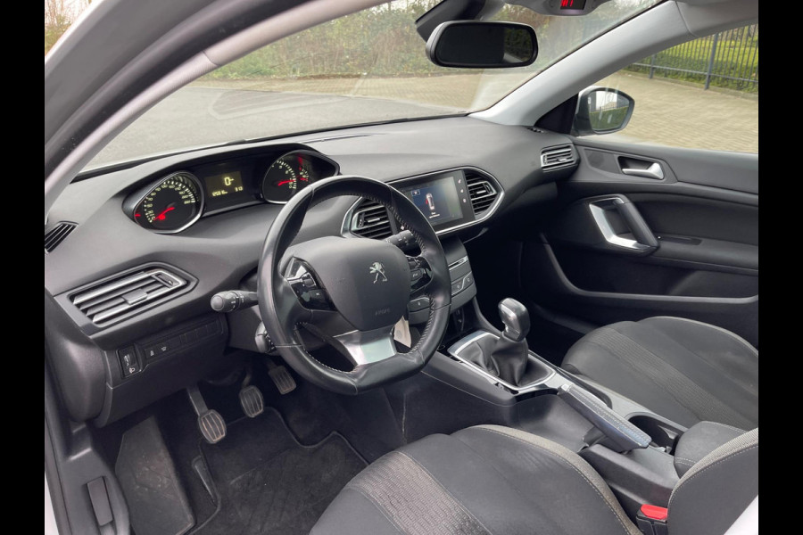 Peugeot 308 SW 1.2 PureTech Style Panoramadak Navigatie Pdc Lm Velgen