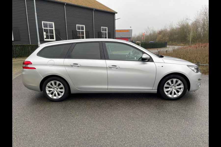 Peugeot 308 SW 1.2 PureTech Style Panoramadak Navigatie Pdc Lm Velgen