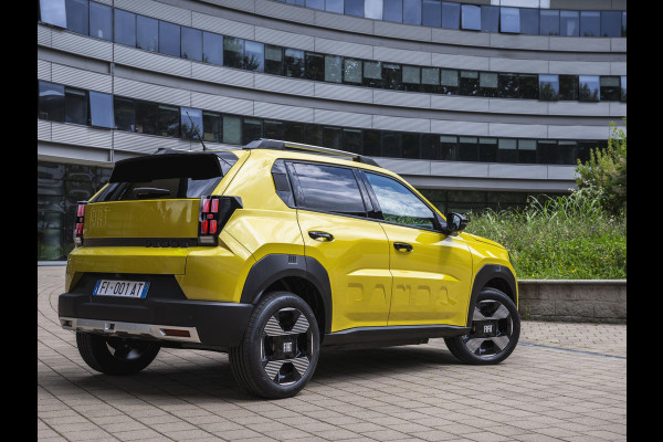 Fiat Grande Panda La Prima 44 kWh | Clima | Cruise | Camera | Apple Carplay | 17" | Navi