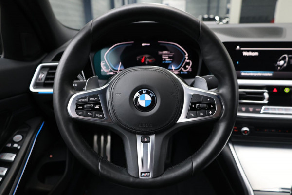 BMW 3-serie 330e M Sport LED/VIRTUAL/SFEER/LEER+S.VERWARMING/19" LMV/PDC/ACC/ECC/12 MND GARANTIE!