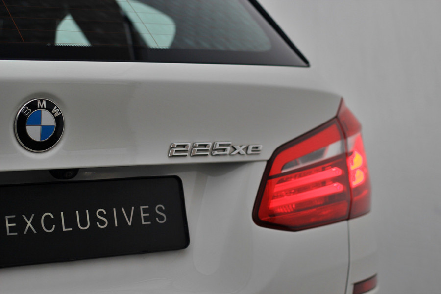 BMW 2 Serie Active Tourer 225xe iPerformance High Executive | M-sport | Pano | Camera | LED | Nwe. Accu