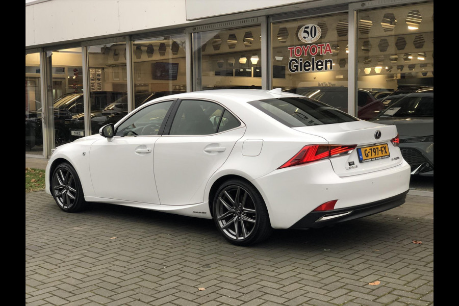 Lexus IS 300h 223pk F Sport Line | Premium Navigatie, Leer, Geheugenfunctie, Stoelventilatie, Parkeersensoren, Adaptive cruise control