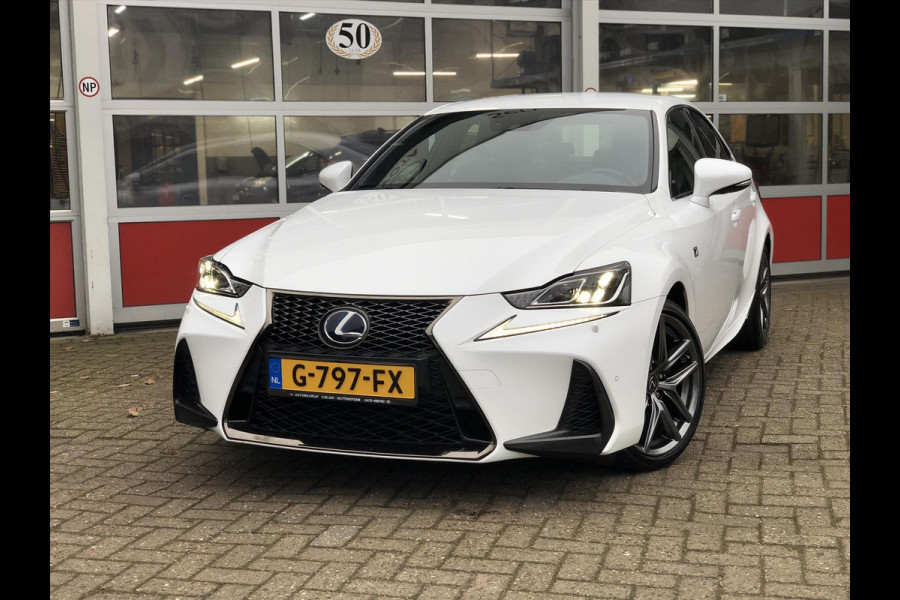 Lexus IS 300h 223pk F Sport Line | Premium Navigatie, Leer, Geheugenfunctie, Stoelventilatie, Parkeersensoren, Adaptive cruise control