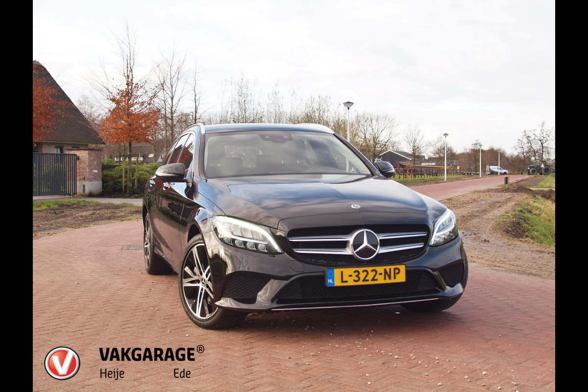 Mercedes-Benz C-Klasse Estate 300 de | Apple Carplay | Camera | Trekhaak | Cruise Control | LED |