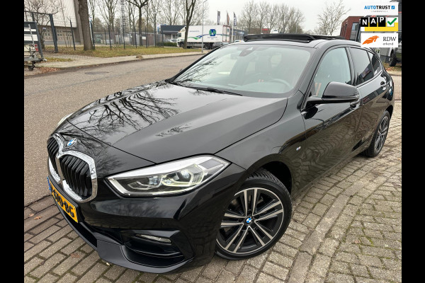 BMW 1-serie 118i 2022 140PK High/Executive M-Edition SPORT PANO LEER NAP