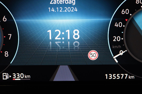 Volkswagen Golf 1.5 eTSI Style Automaat (VIRTUAL, PANORAMADAK, NAVIGATIE, ADAPTIVE, ELEKT STOEL, PDC, NL-AUTO, GOED ONDERHOUDEN)