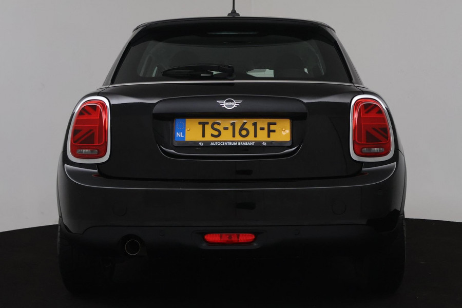 MINI Mini 1.5 One Pepper Automaat (NAVIGATIE, CLIMATE, CRUISE, PARKEERSENSOREN, LED, NL-AUTO, DEALER ONDERHOUDEN)