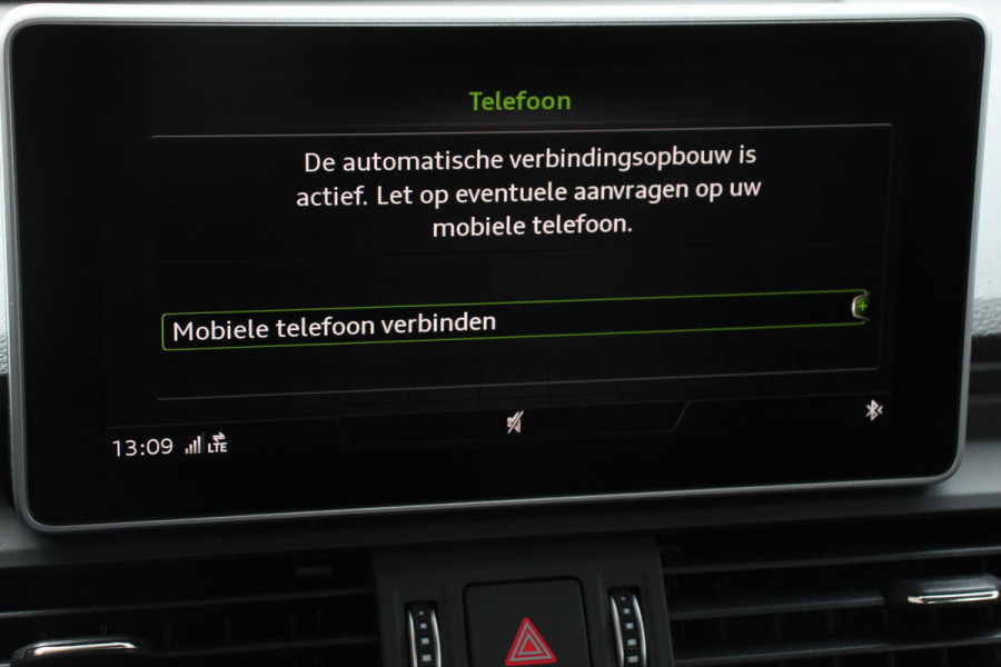 Audi Q5 50 TFSI e 300pk quattro S-Tronic S-Line PHEV | Navigatie | Parkeersensoren | Camera voor en achter | Cruise Control | Xenonkoplampen | Climatronic | Stoelverwarming