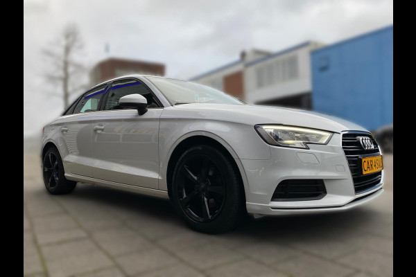 Audi A3 Limousine 1.0 TFSI Design - Airco I Sport velgen I PDC I Comfort pakket I Dealer onderhouden