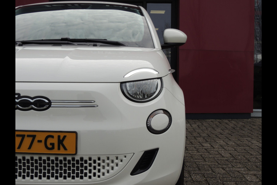 Fiat 500 Action 24 kWh | Radio Plus Pack | Touchscreen Navi | CarPlay | Android